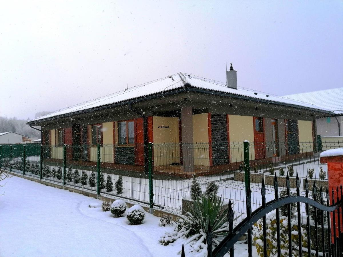 Apartamento Elejan Bešeňová Exterior foto