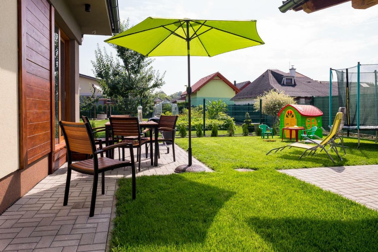 Apartamento Elejan Bešeňová Exterior foto