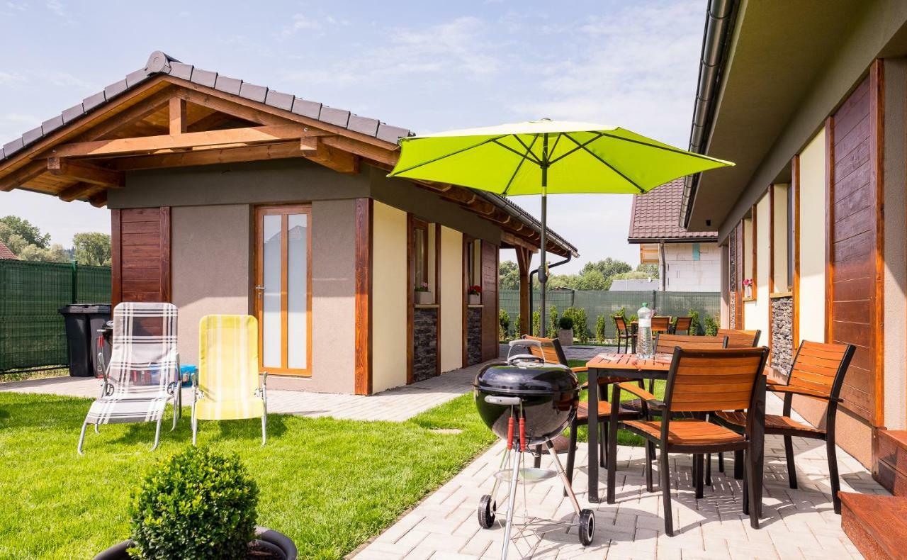 Apartamento Elejan Bešeňová Exterior foto