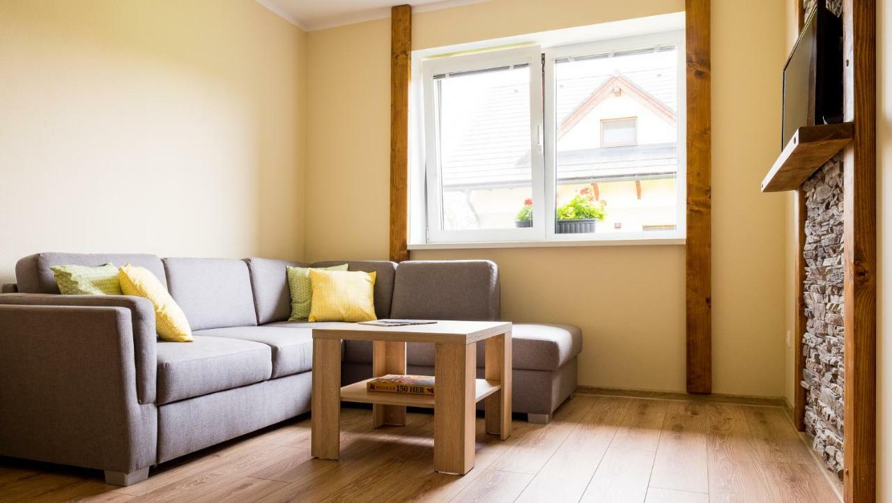 Apartamento Elejan Bešeňová Exterior foto