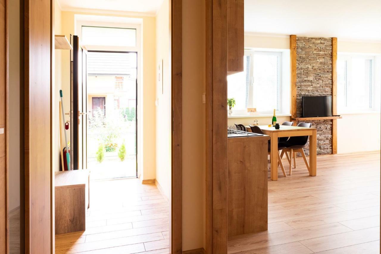 Apartamento Elejan Bešeňová Exterior foto